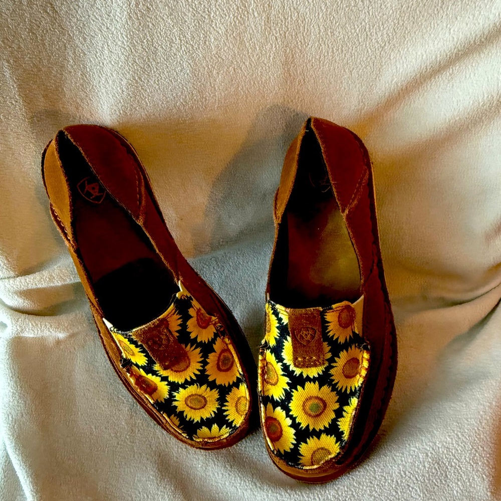Size 6.5 Ariat loafers